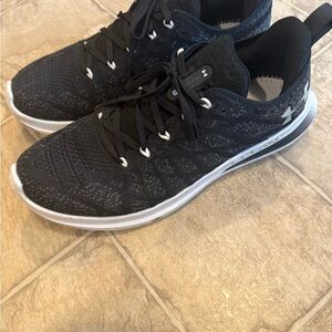 Under Armour Men's Black and White Athletic Shoes